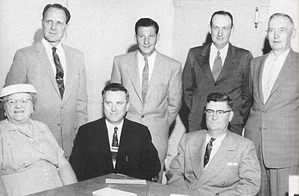 Photo of the members of the forst Arizona State Parks board.